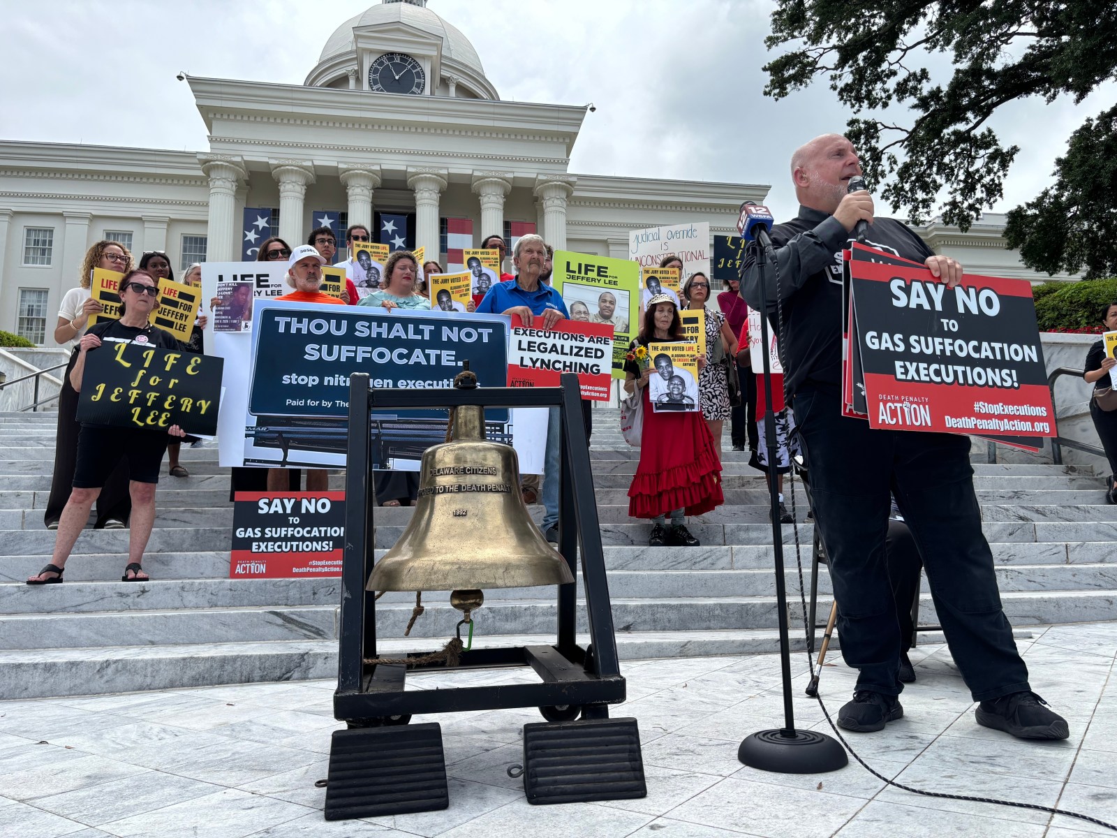 winnipegfreepress.com - Kim Chandler, The Associated Press - Alabama asks appeals court to let it continue nitrogen gas executions