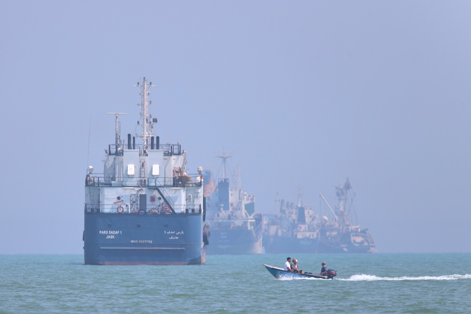 winnipegfreepress.com - Jon Gambrell And David Mchugh, The Associated Press - Analysis: Iran's stranglehold on Strait of Hormuz loosens as Gulf Arab oil reaches market