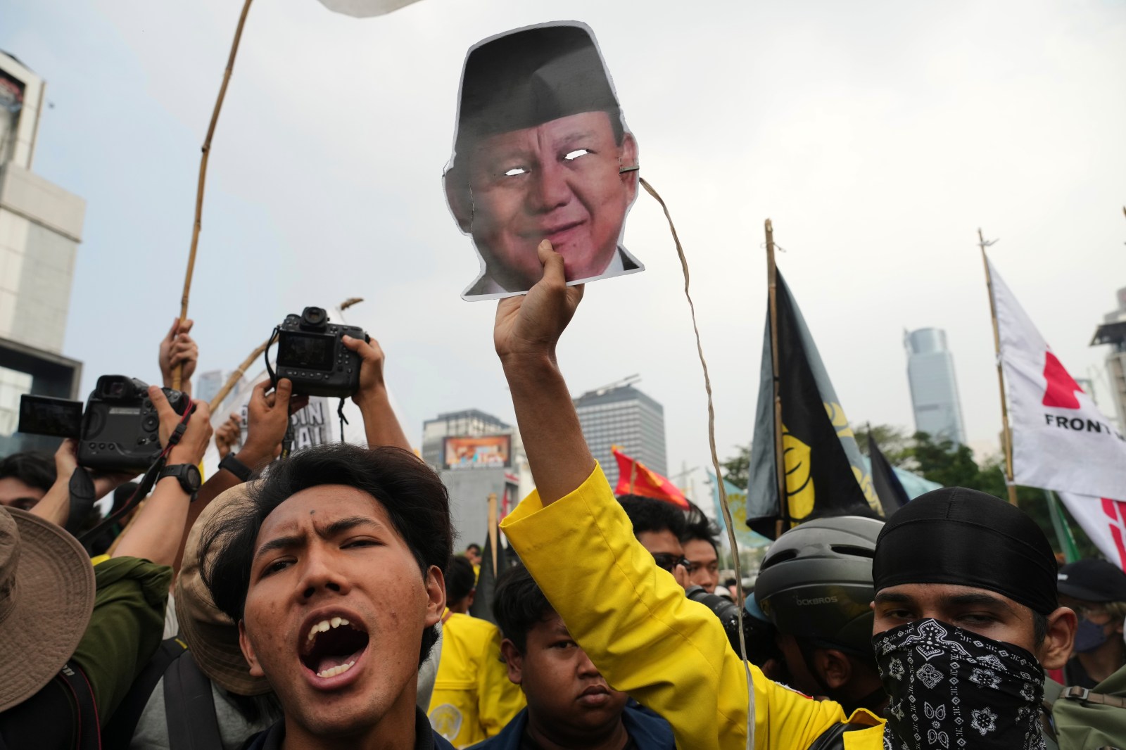 Indonesian Students Protest Fuel Price Rise and State Spending