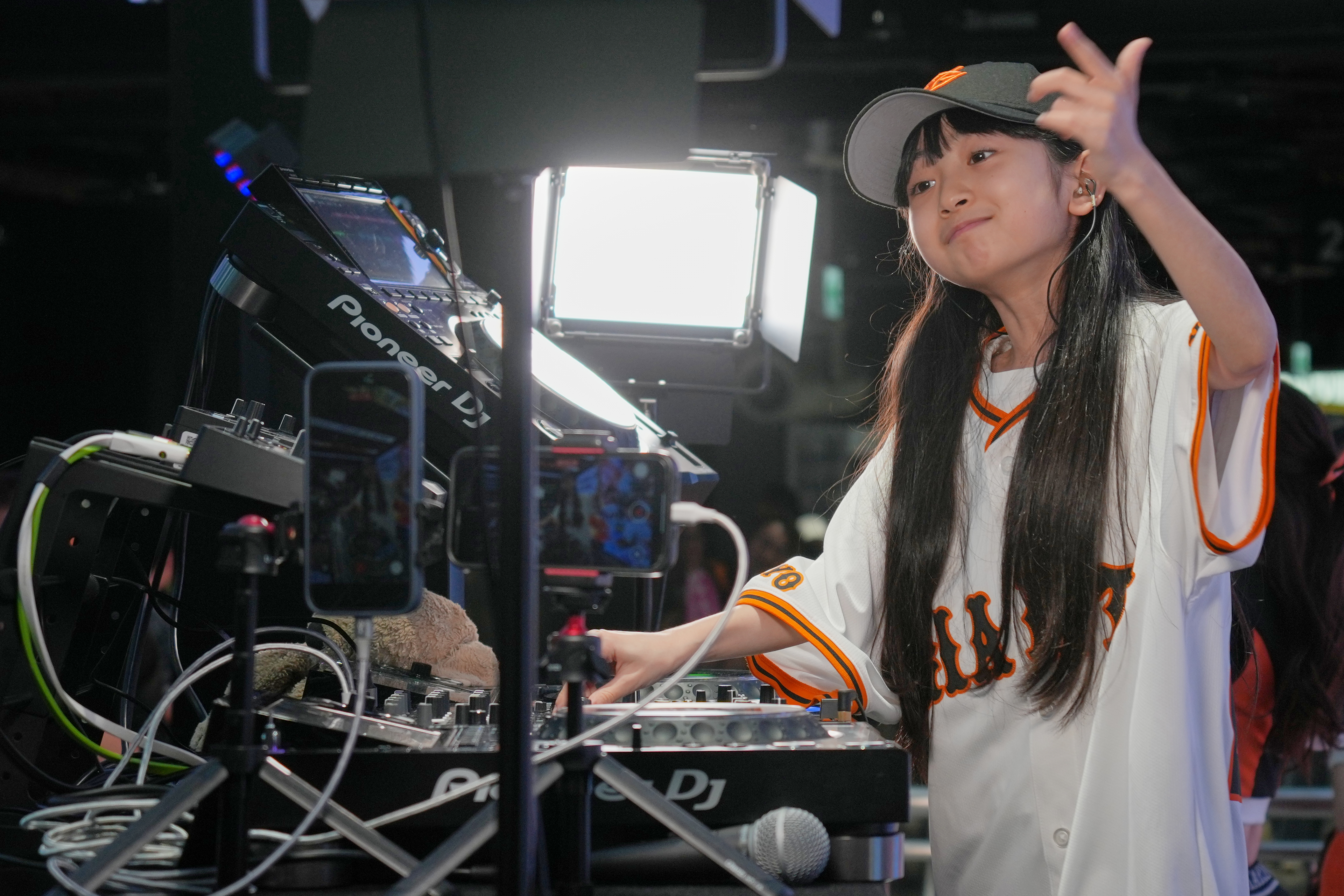 DJ REO - Japan Cup 1〜4 Japan's DJ Rinoka bobs to the beat as a child prodigy techno