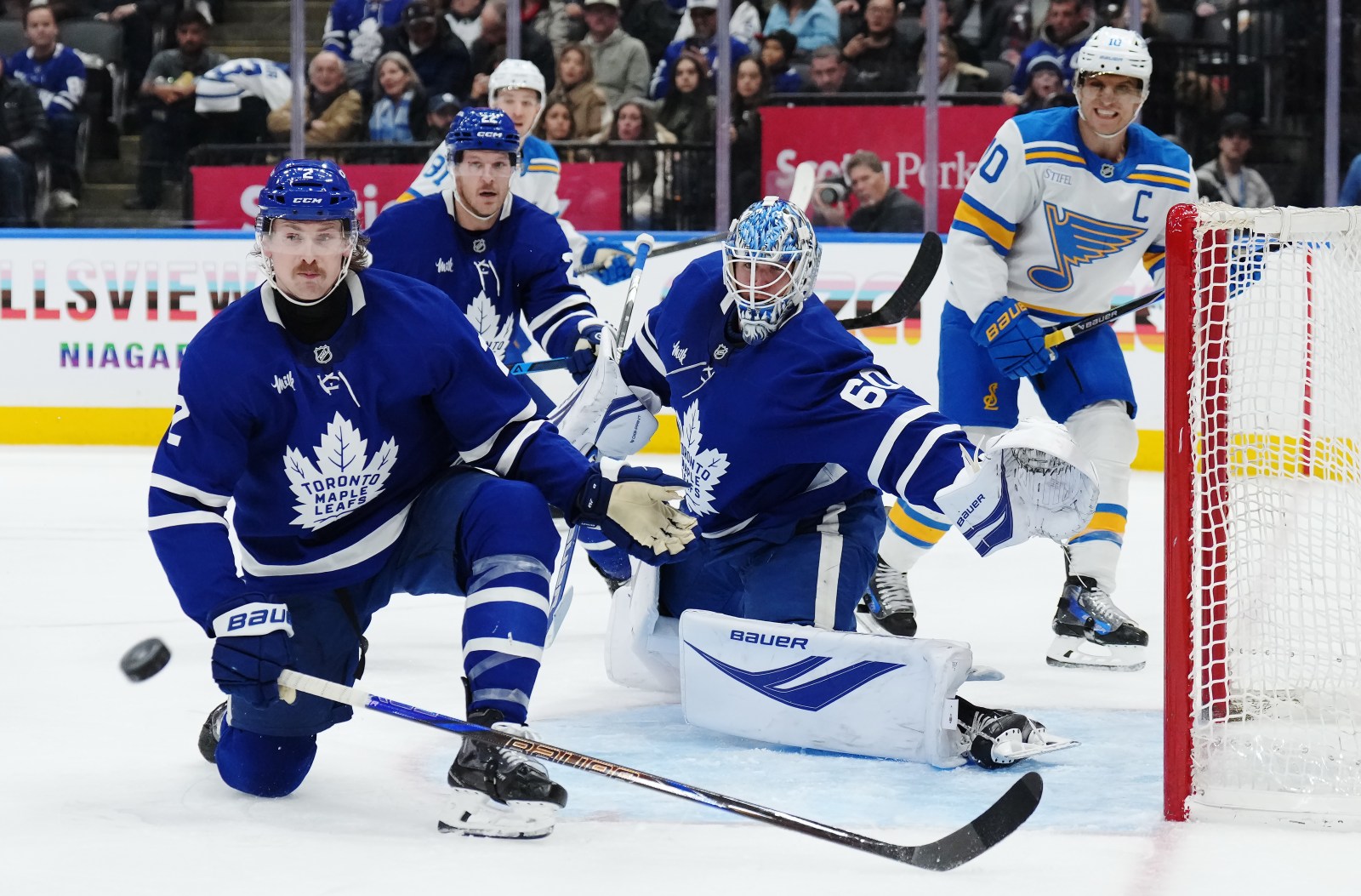 Maple Leafs trade Woll, Benoit to Flyers for Andrae, Ersson and a third-round pick
