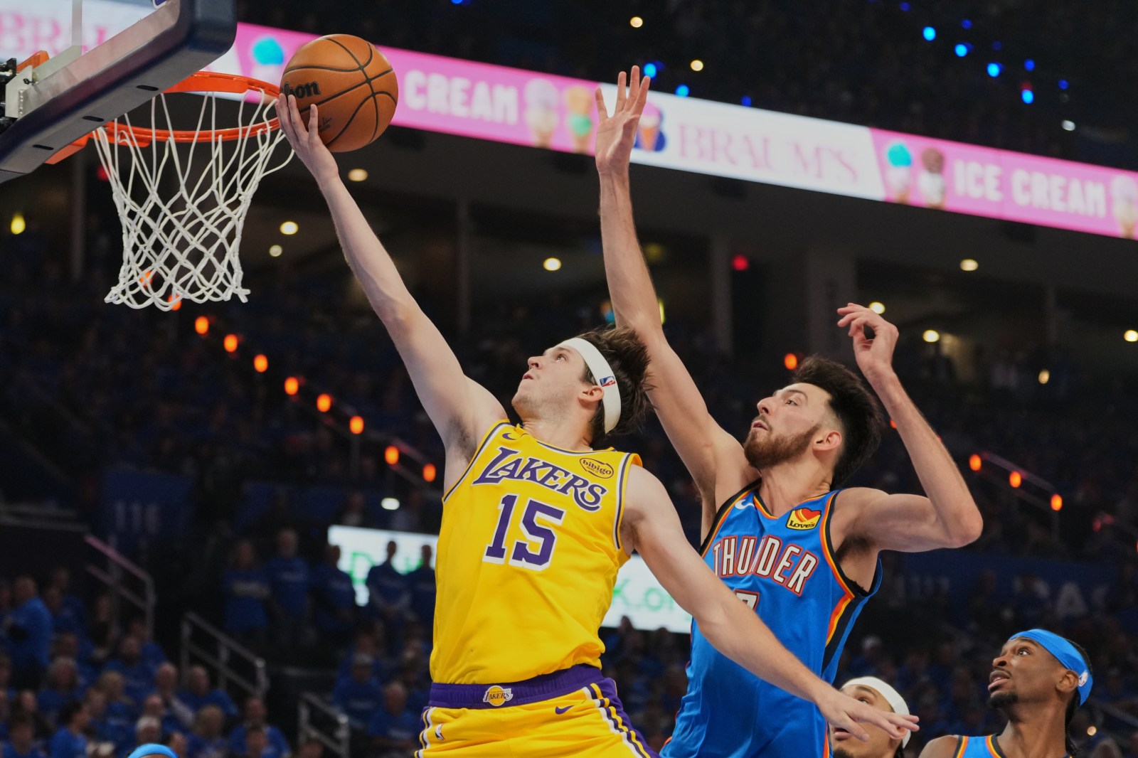 Lakers Sign Guard to Four-Year Contract