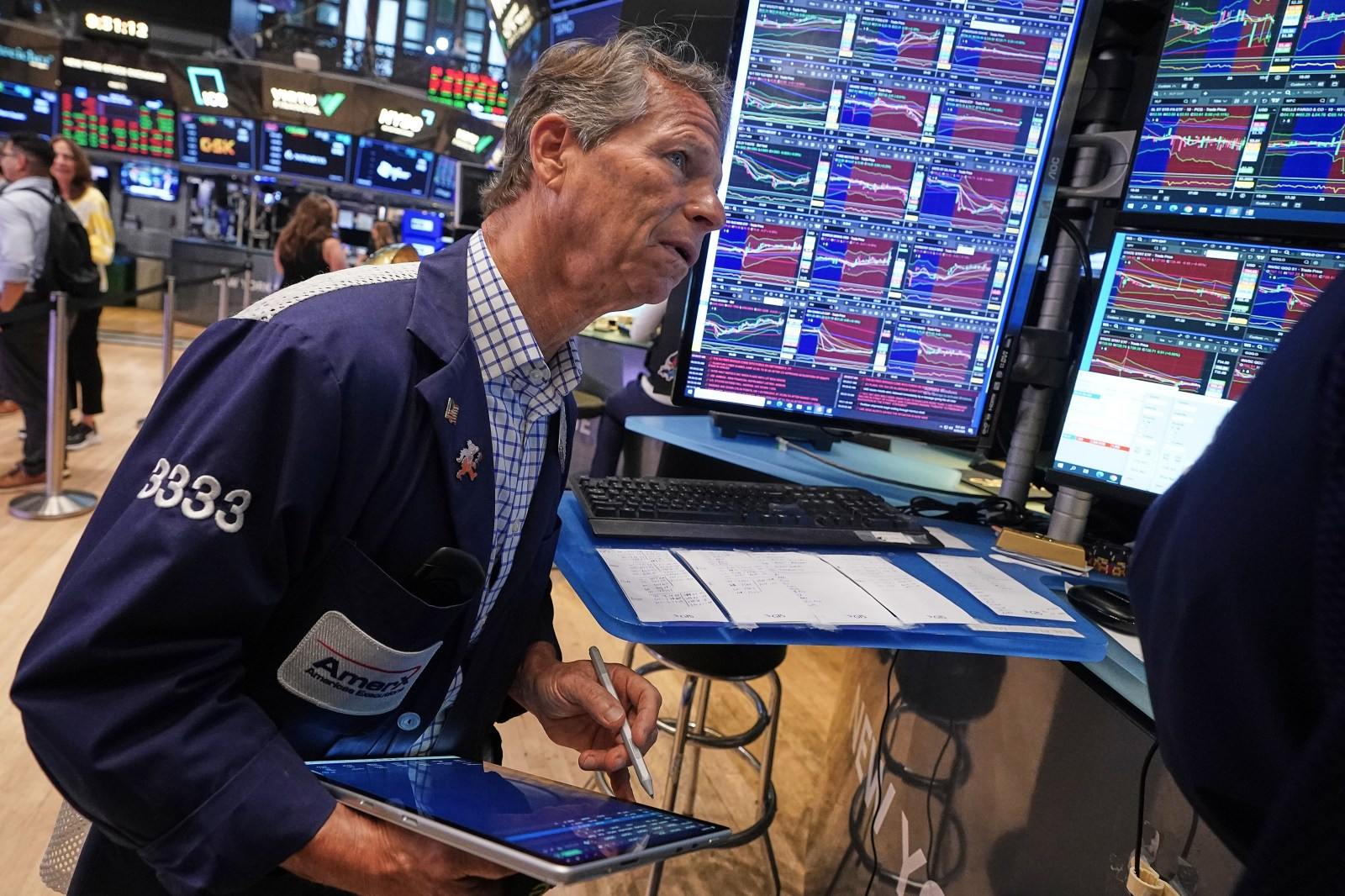 S&P/TSX composite up more than 150 points, U.S. stock markets mixed