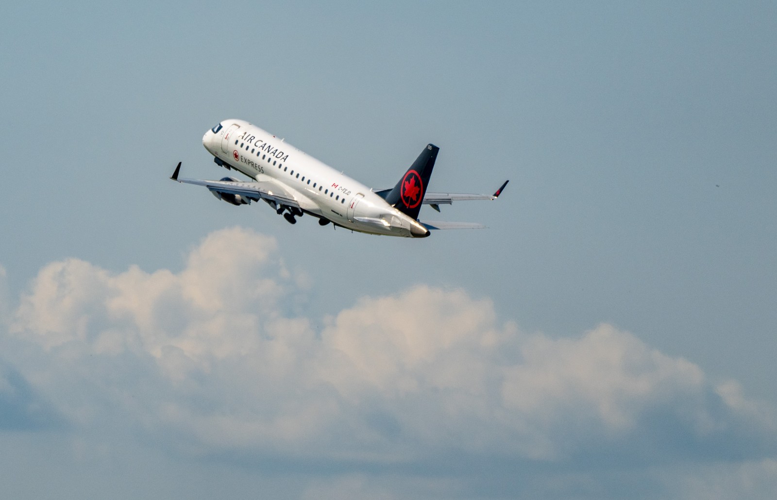 winnipegfreepress.com - Christopher Reynolds, The Canadian Press - Jet fuel prices drop, but airlines stick to high fares as summer travel holds strong