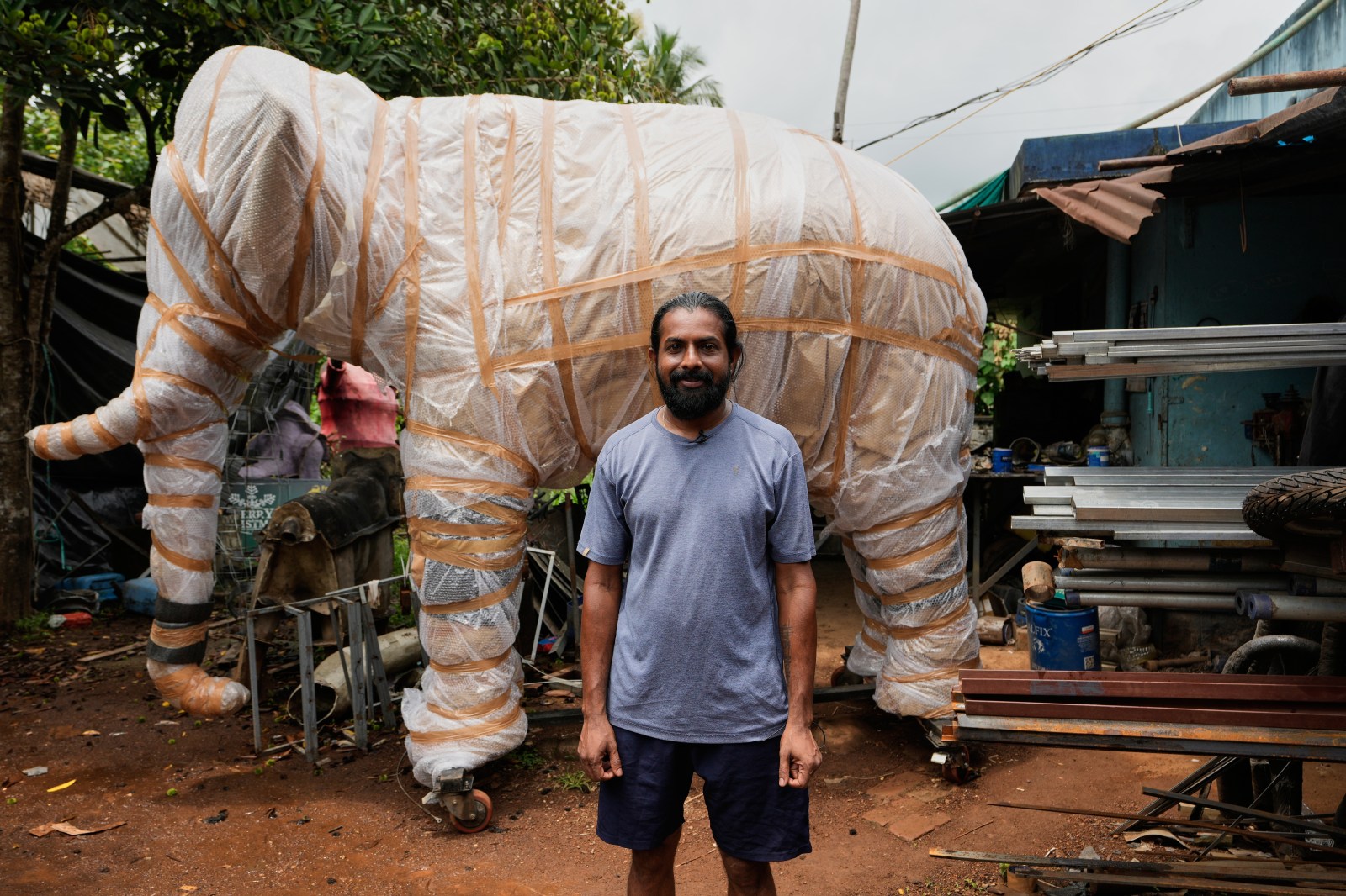winnipegfreepress.com - Deepa Bharath, The Associated Press - Robotic elephants draw crowds and controversy in some of India's Hindu temples
