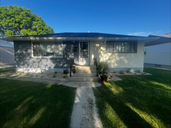 After: curb appeal (Erin Lebar)