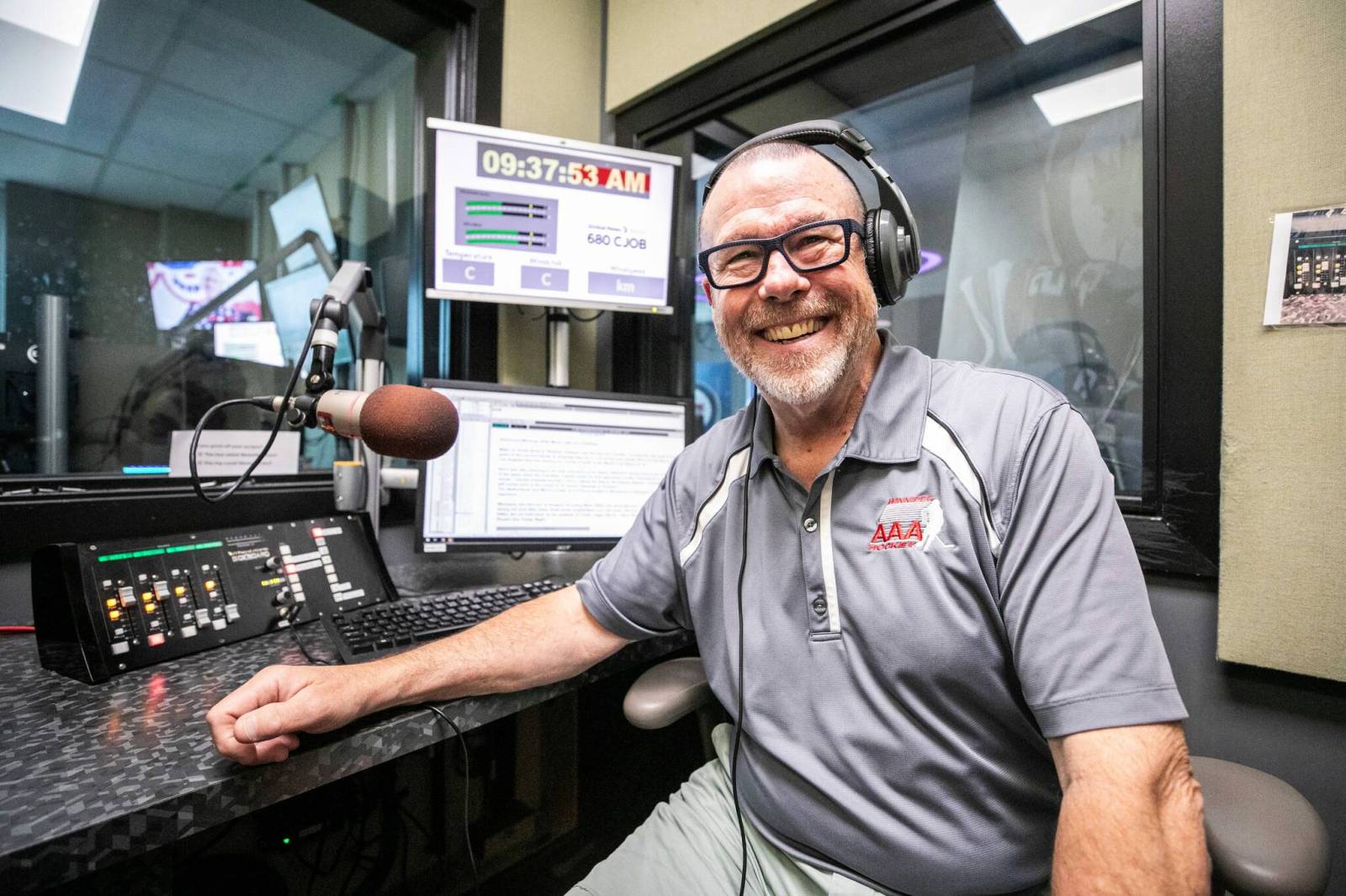 winnipegfreepress.com - Grace Penner - Sports radio legend Moore to add Media Roll of Honour to list of accolades