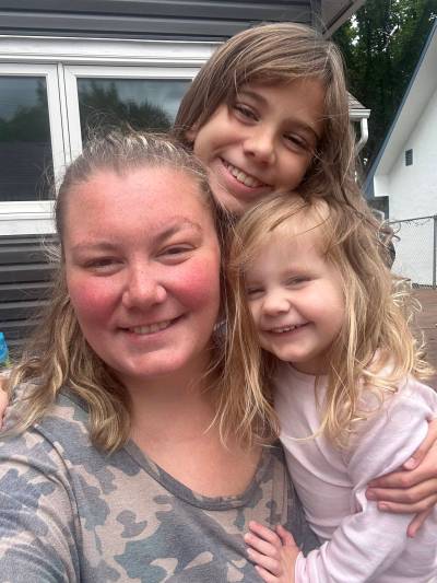 SUPPLIED
                                Jessica Knelsen and her two daughters, nine-year-old Sophia Knelsen and three-year-old Kacey Glowacki.