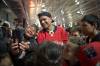 MELISSA MARTIN / FREE PRESS FILES
                                Florida Panthers&rsquo; rookie Brady Keeper receives hero&rsquo;s welcome from hometown crowd in Cross Lake, Manitoba. Brady Keeper poses for a selfie with a fan at a homecoming party at the Cross Lake arena. April 17, 2019