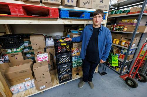 MIKE DEAL / FREE PRESS
                                Chris Sweryda is the manager of the Jason Schreyder Memorial Grocery Affordable Access Program, located at the Valour Community Centre, which is celebrating its one-year anniversary.