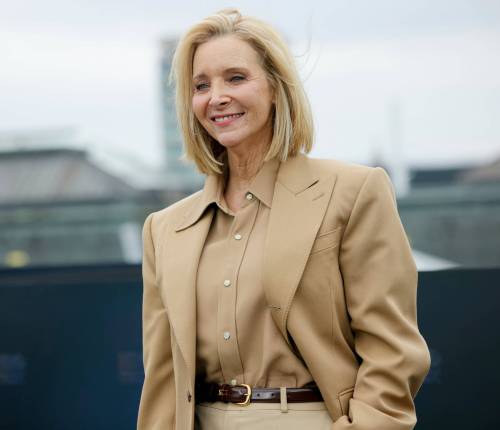Carlo Paloni / Invision Files
                                Lisa Kudrow