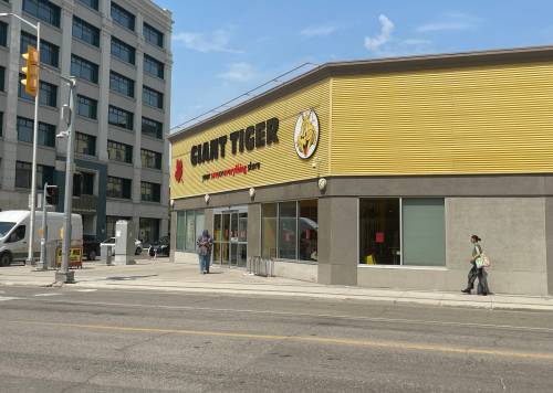 RUTH BONNEVILLE / FREE PRESS
                                Giant Tiger is closing its downtown location, leaving the neighbourhood at risk of becoming a food desert. Red flyers tacked to the store&rsquo;s front windows announced the location would be closing Nov. 7.