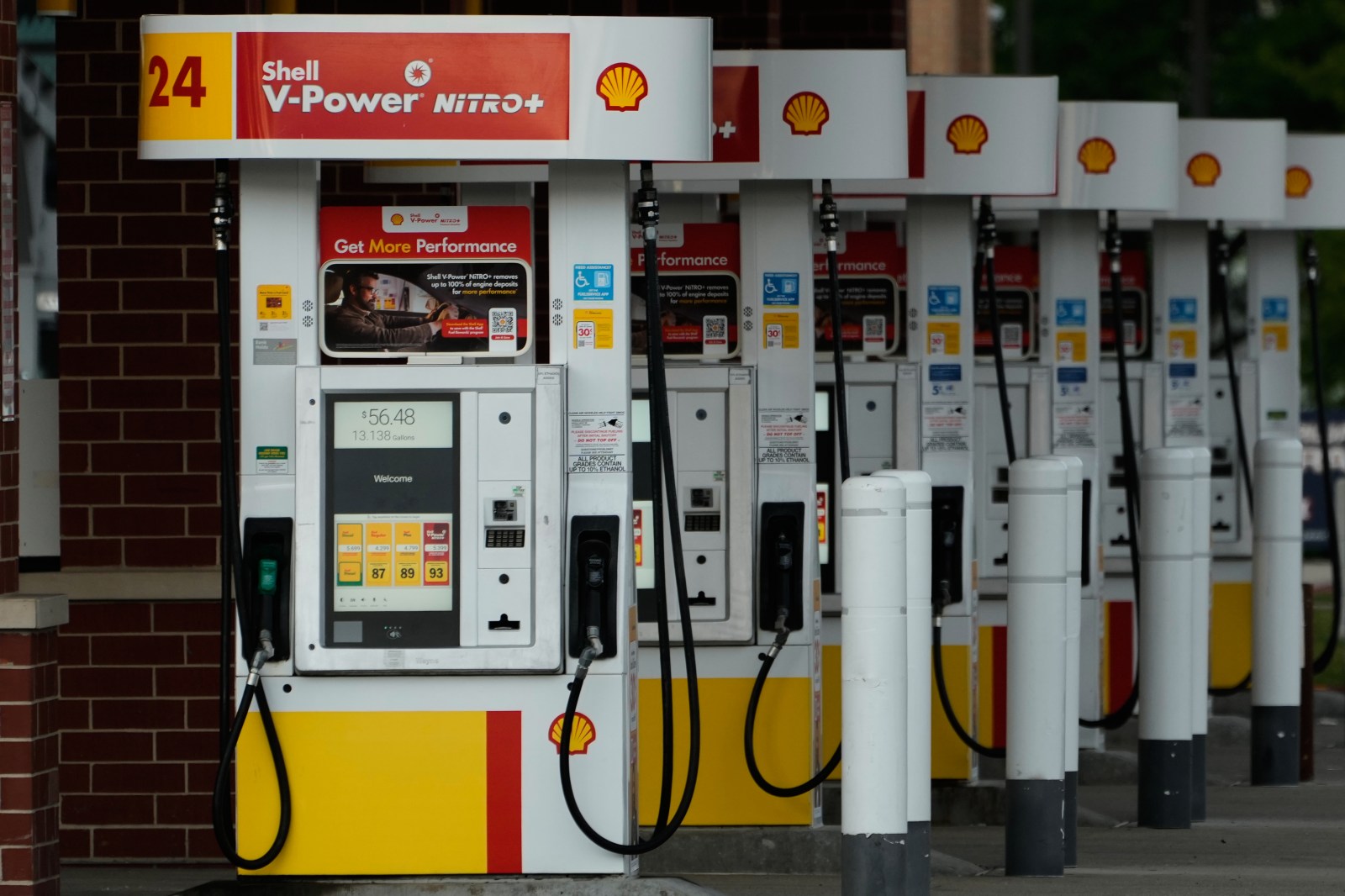 winnipegfreepress.com - Christopher Rugaber, The Associated Press - Falling gas prices likely cut inflation last month but renewal of Iran war could undo progress