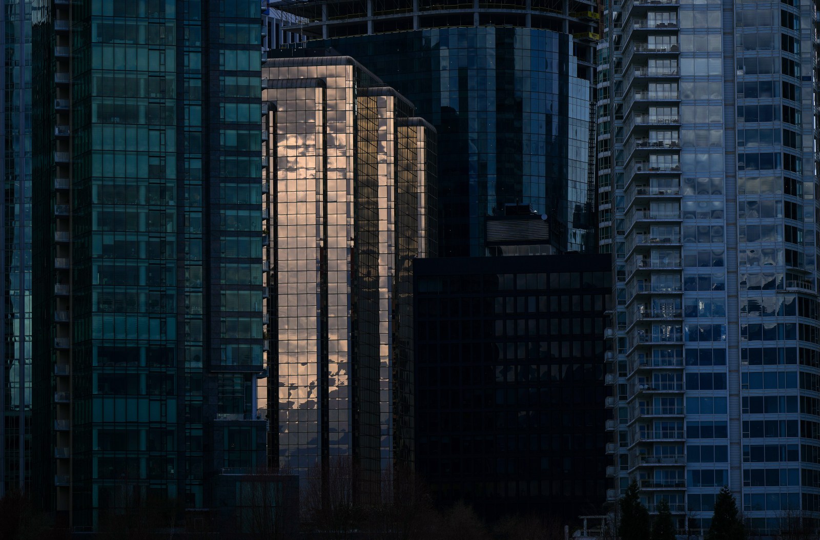 winnipegfreepress.com - Sammy Hudes, The Canadian Press - Office, industrial real estate vacancies dropping amid strong demand: Colliers report