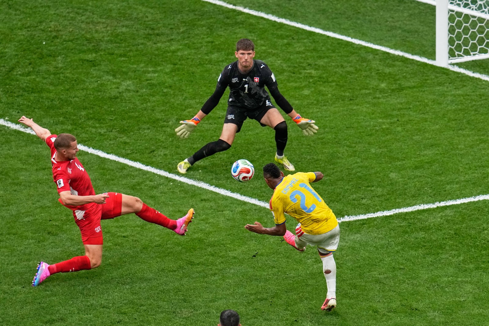 Colombia loses to Switzerland on penalties; federation condemns threats to Campaz