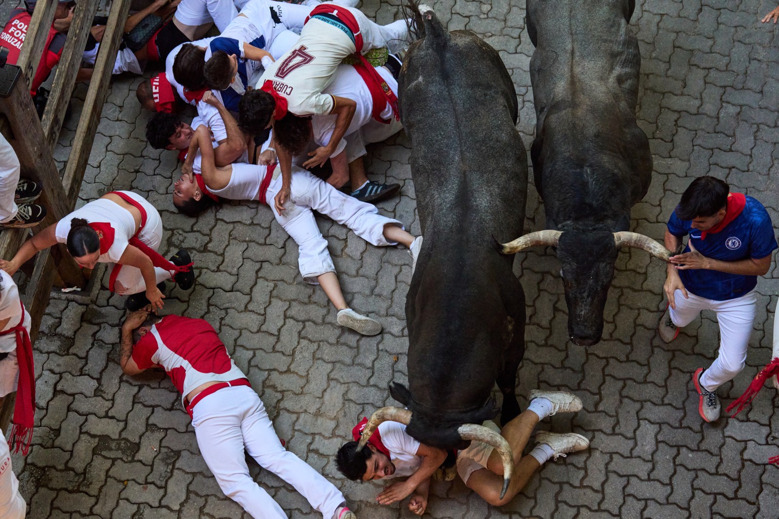 Runner gored in face during Pamplona bull run