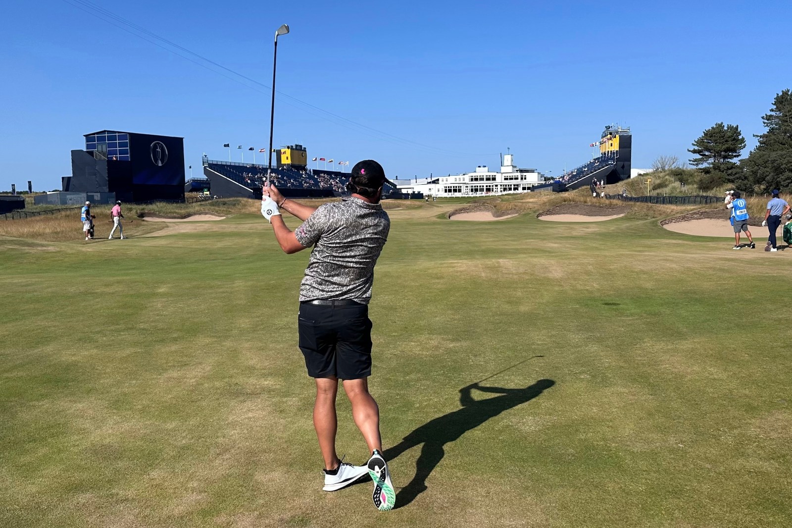 U.S. Open champion uses wooden coat hanger as training aid ahead of British Open