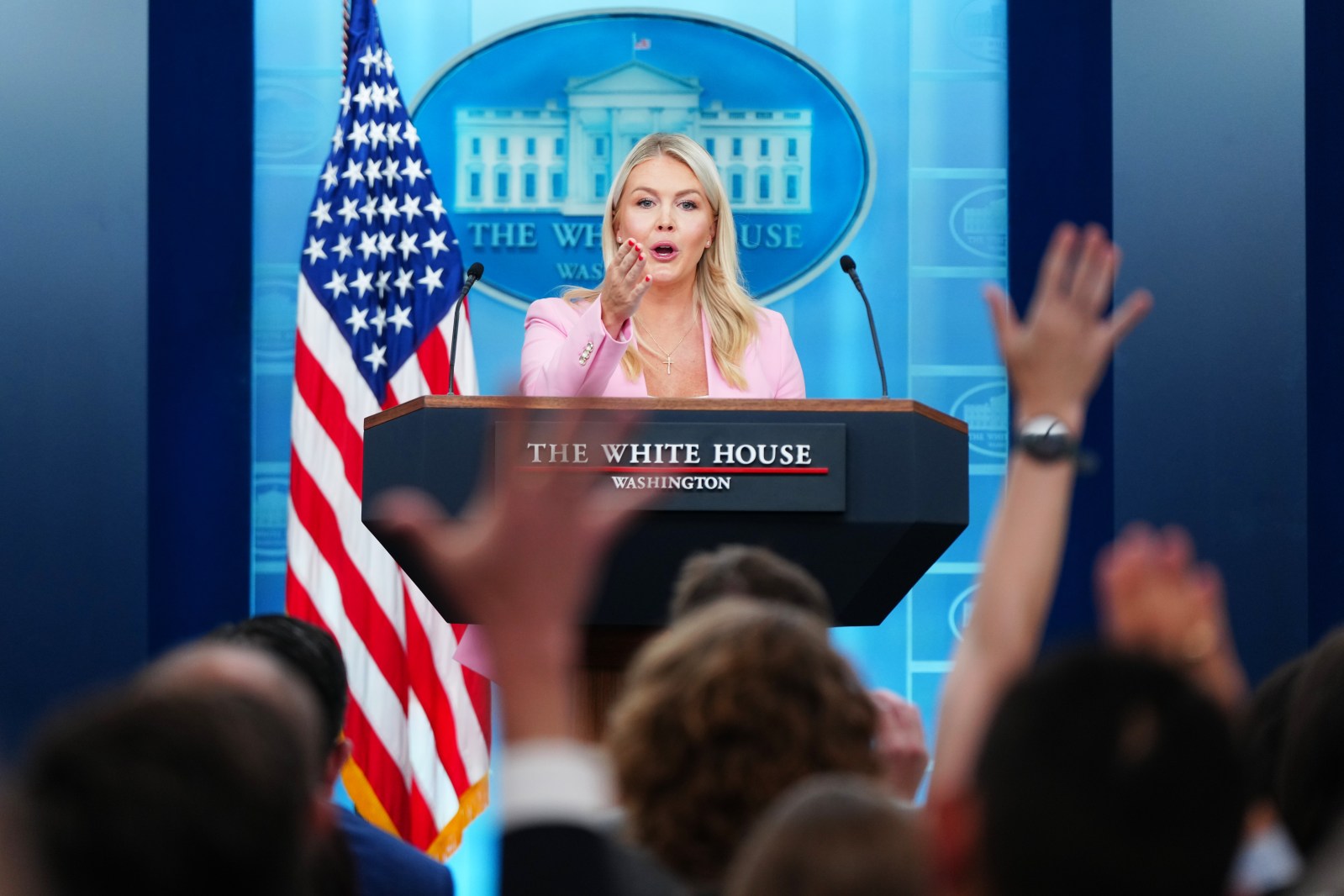winnipegfreepress.com - Bill Barrow, The Associated Press - Trump's teleprompter operator on unpaid leave for alleged prediction market bets on Trump speeches