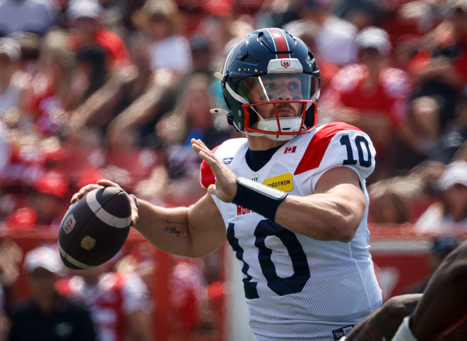 Alexander breaks CFL record as Alouettes down Stampeders 38-32