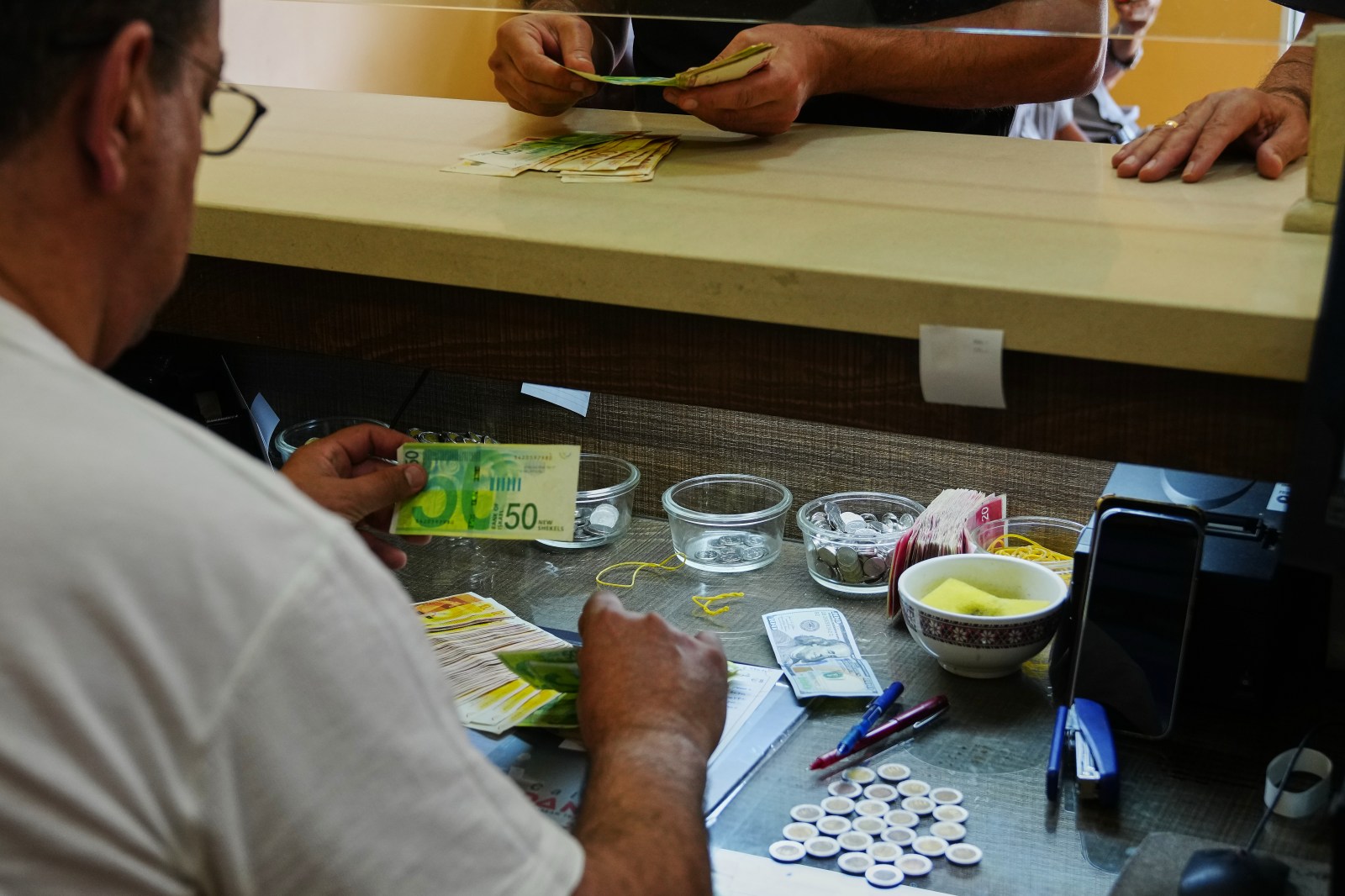 winnipegfreepress.com - Sam Metz And Jalal Bwaitel, The Associated Press - The Palestinian economy is struggling. In the West Bank, the problem is too much cash