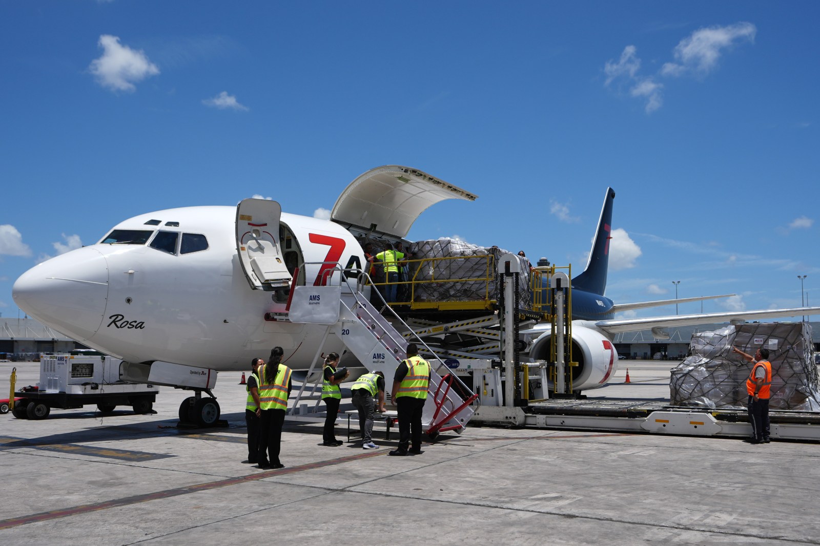 winnipegfreepress.com - Daniel Kozin And David Fischer, The Associated Press - US sends food for Cuban residents while still pressuring island's government
