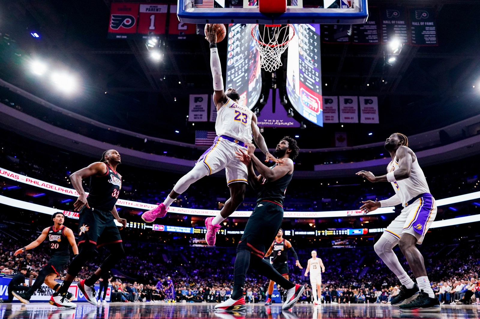 winnipegfreepress.com - Tim Reynolds, The Associated Press - LeBron moves Philly up, but OKC and Spurs remain NBA favorites, according to books and markets