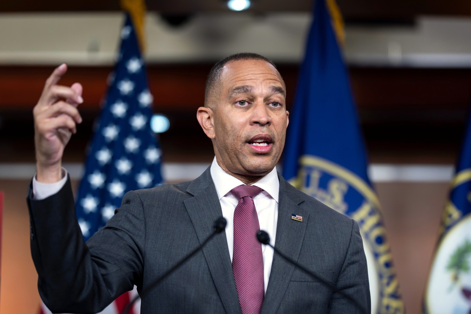 House Democratic leader Hakeem Jeffries kicks off 100 days till midterms with affordability agenda
