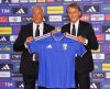 Italy's new national soccer team coach Roberto Mancini, right, and new technical director Claudio Ranieri pose during a news conference, Wednesday July 29, 2026, in Rome. (Alfredo Falcone/LaPresse via AP)