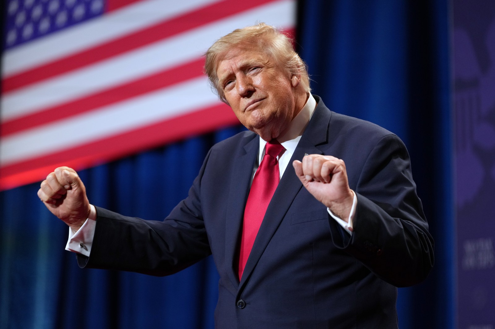 winnipegfreepress.com - Paul Wiseman And Wyatte Grantham-philips, The Associated Press - FACT FOCUS: Trump boasts about the economy but there's more to the story