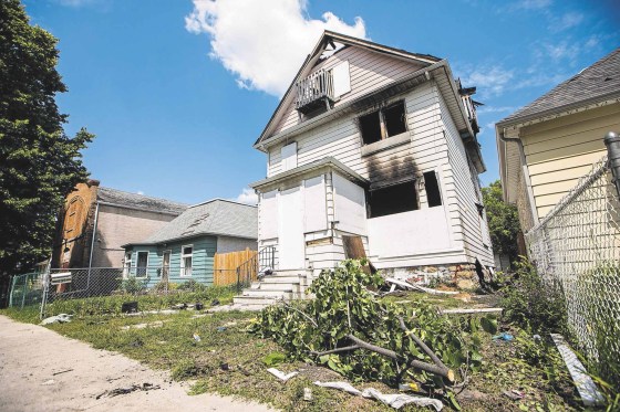 Vacant homes are a growing scourge in Winnipeg, home to squatters and drug users and draining significant resources from fire personnel. (Mikaela MacKenzie / Free Press Files)