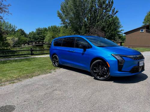 Kelly Taylor / Free Press
                                For 2027, the Chrysler Pacifica gets a new front end and other styling tweaks.