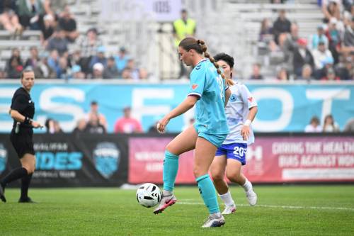 NSL PHOTO
                                Halifax Tides forward Jordyn Rhodes (left) and AFC Toronto&rsquo;s Kaylee Hunter earned braces to cap off Week 15 of game action in the Northern Super League.