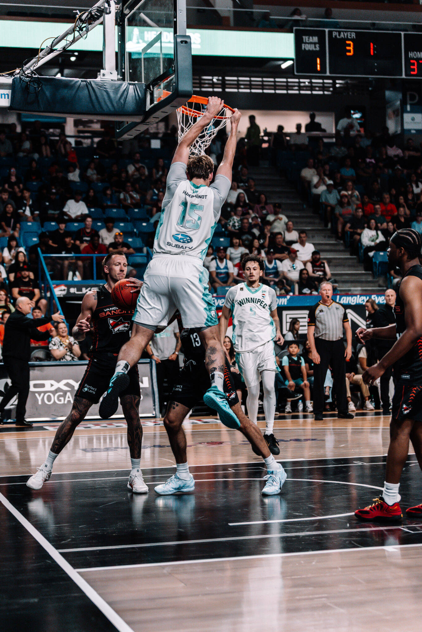 Cinderella story continues, Sea Bears bounce Bandits in Conference Final