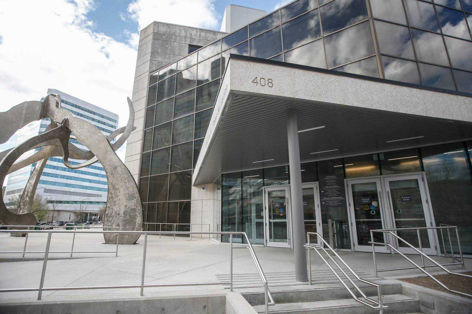 winnipegfreepress.com - Erik Pindera - Former Selkirk teacher convicted of sexual assault denies latest abuse claim