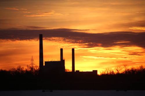 Manitoba Hydro has had to reduce output of its two gas turbines at its Brandon generating station on more than one occasion during times of peak energy usage. (Matt Goerzen/The Brandon Sun files)
