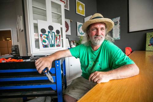 MIKAELA MACKENZIE / FREE PRESS
                                Stephen Kirk where he coordinates a repair cafe every second Wednesday at the Spence Neighborhood Association on Tuesday, Aug. 11, 2026. For Tiago story. Free Press 2026