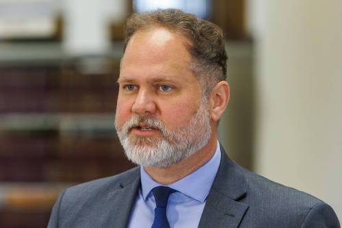 MIKE DEAL / FREE PRESS FILES
                                Justice Minister Matt Wiebe will be signing a memorandum of understanding today to create a community circuit court that will include the involvement of Opaskwayak elders and community resources and services.