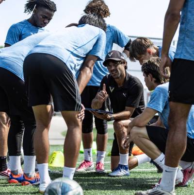 JOSH CLARKE PHOTO
                                Former Valour FC midfielder José Galán hosted a soccer camp this week in Winnipeg. The Spaniard co-founded VIA Sports, a soccer academy to train future pros.