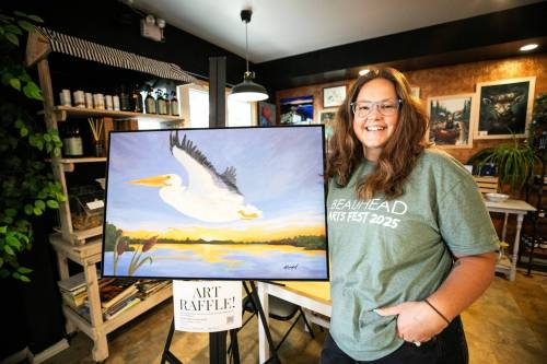 MIKAELA MACKENZIE / FREE PRESS
                                Brittany Wurch, president of the new Brokenhead River Arts Council, with a painting by Michele Campbell that is being raffled off to support the Beauhead Arts Festival at Pennyweight Market in Beausejour.
                                MIKAELA MACKENZIE / FREE PRESS
                                Brittany Wurch, president of the new Brokenhead River Arts Council, is co-founder of the Beauhead Arts Festival.
