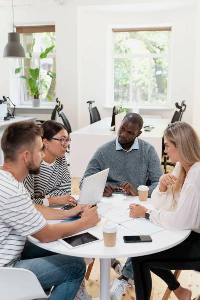 Magnific
                                Productive workplace meetings recognize that people&rsquo;s time is valuable and relationships matter.