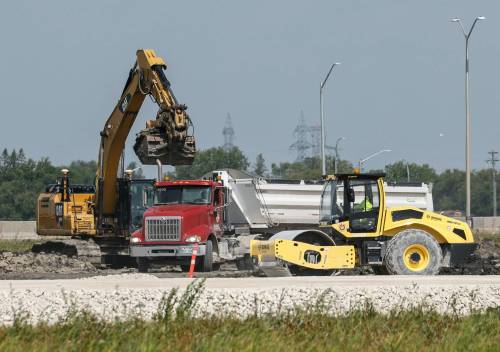 JOHN WOODS / FREE PRESS
                                Construction has begun at the site of the newest Winnipeg Costco store on Meadowlands Drive in West St Paul, Tuesday.