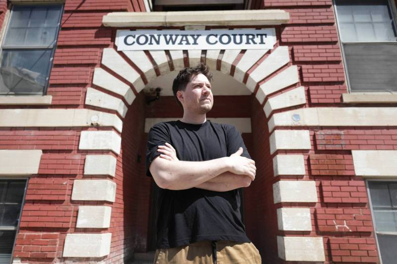 Ruth Bonneville / Free Press
                                Aaron Pridham at 165 Kennedy for rent increase story. Interview with residents of a building at 165 Kennedy going through above-guideline rent increases tomorrow. These residents are disabled and concerned about homelessness.
