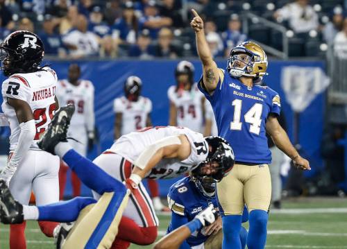 John Woods / THE CANADIAN PRESS FILES
                                Winnipeg Blue Bombers kicker Sergio Castillo (right) remains tied with former Blue and Gold great Troy Westwood for 40 field goals from 50-plus yards out.