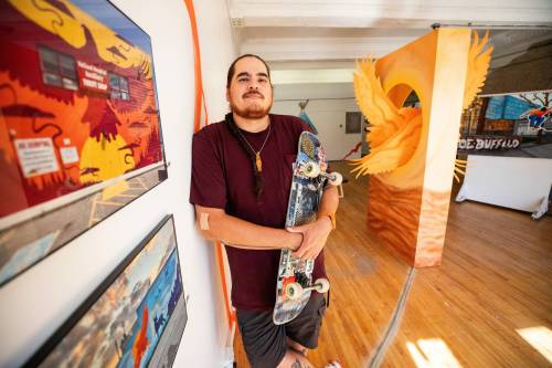 MIKAELA MACKENZIE / FREE PRESS
                                Artist Peatr Thomas says street art taught him how to be in the moment.