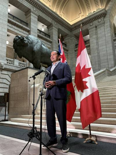 MELISSA MARTIN / FREE PRESS
Manitoba Premier Wab Kinew met with media on Saturday to discuss Canada's withdrawal from trade negotiations with the U.S.
