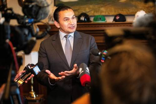 MIKAELA MACKENZIE / FREE PRESS FILES
                                &ldquo;I&rsquo;m proud of Canadians&rsquo; response right now,&rdquo; Premier Wab Kinew said after Ottawa announced $27.6 billion worth of tariffs on United States imports.