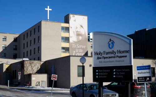 MIKE DEAL / FREE PRESS FILES
                                The Holy Family Home at 165 Aberdeen Avenue in Winnipeg.