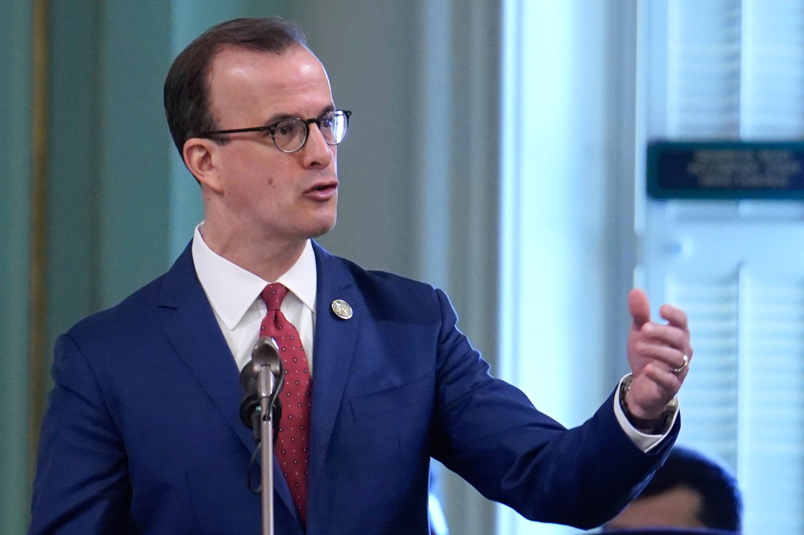 California Senate Votes to Fine Influencers Who Fail to Disclose Paid Political Posts