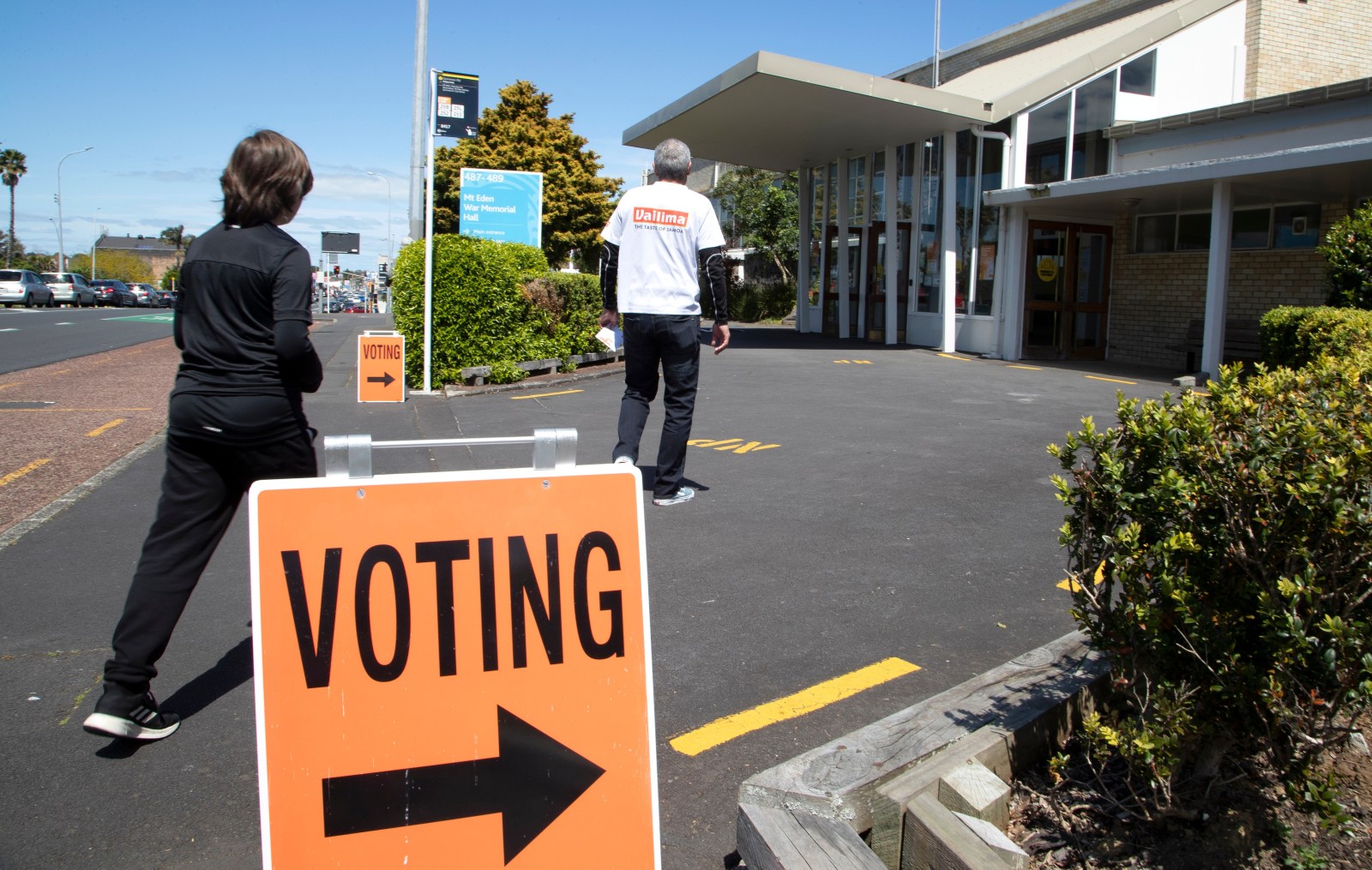 New Zealanders abroad urged to enroll for the election as new law locks out last-minute voters