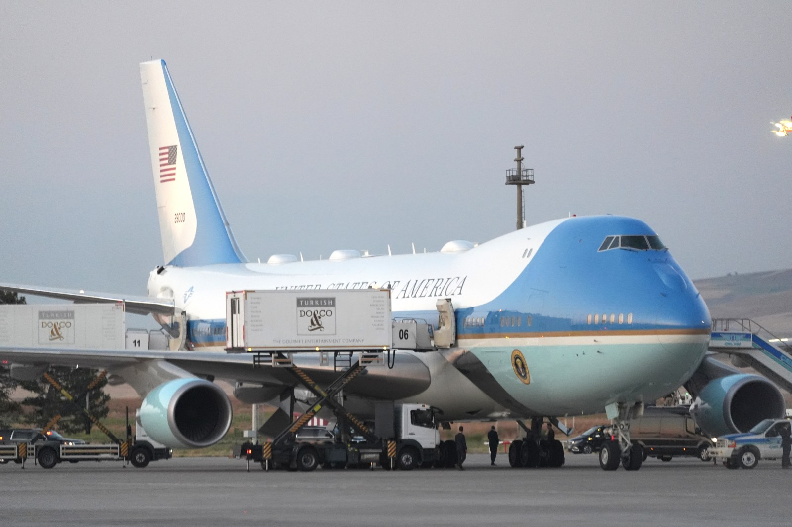 winnipegfreepress.com - The Associated Press - The Latest: Trump pivots back to sanctions for Iran as other strategies to end his war fizzle
